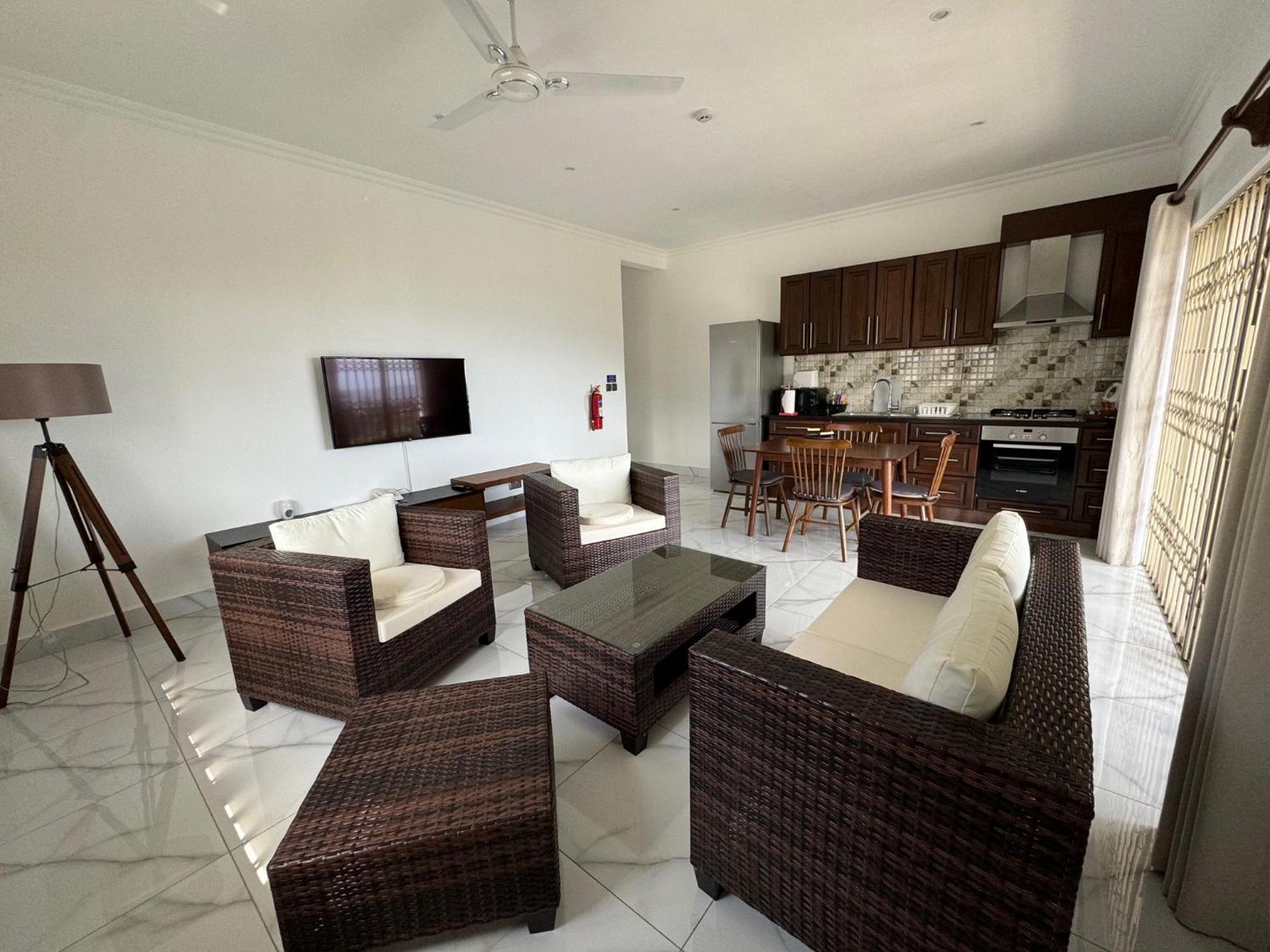 D'Offay Seaview Apartments 보발롱 외부 사진