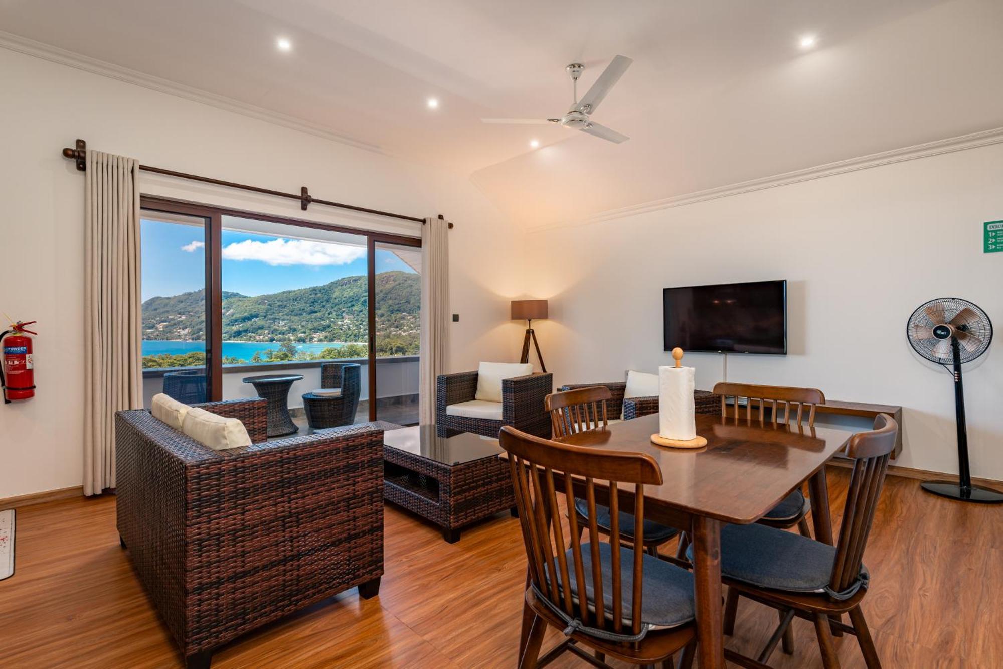 D'Offay Seaview Apartments 보발롱 외부 사진