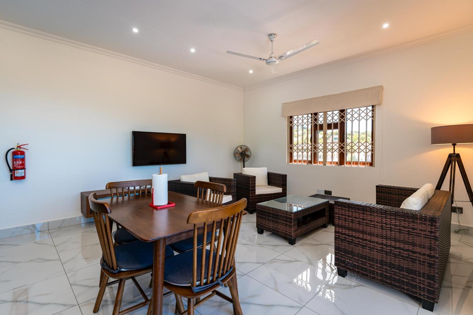 D'Offay Seaview Apartments 보발롱 외부 사진