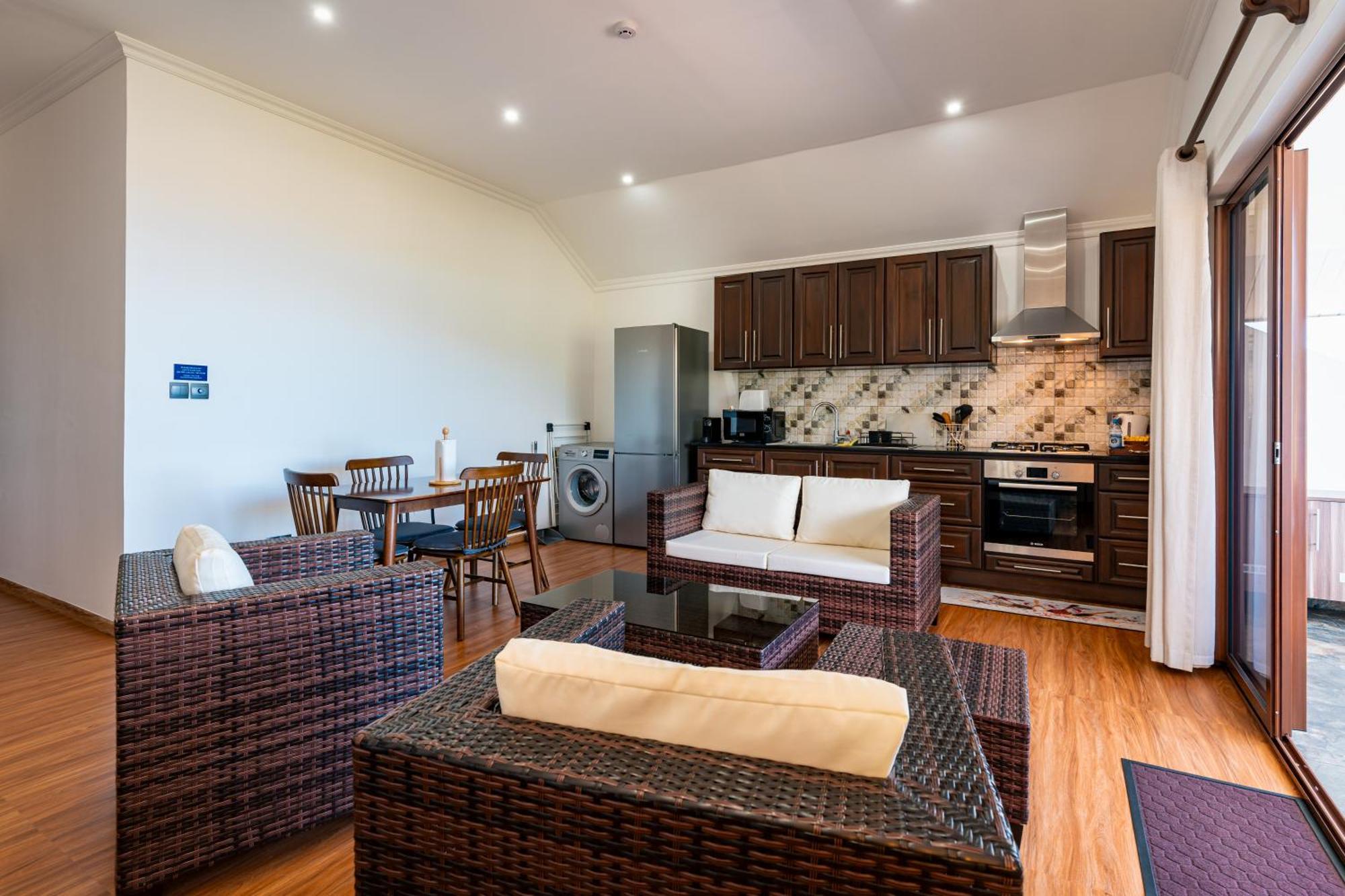 D'Offay Seaview Apartments 보발롱 외부 사진